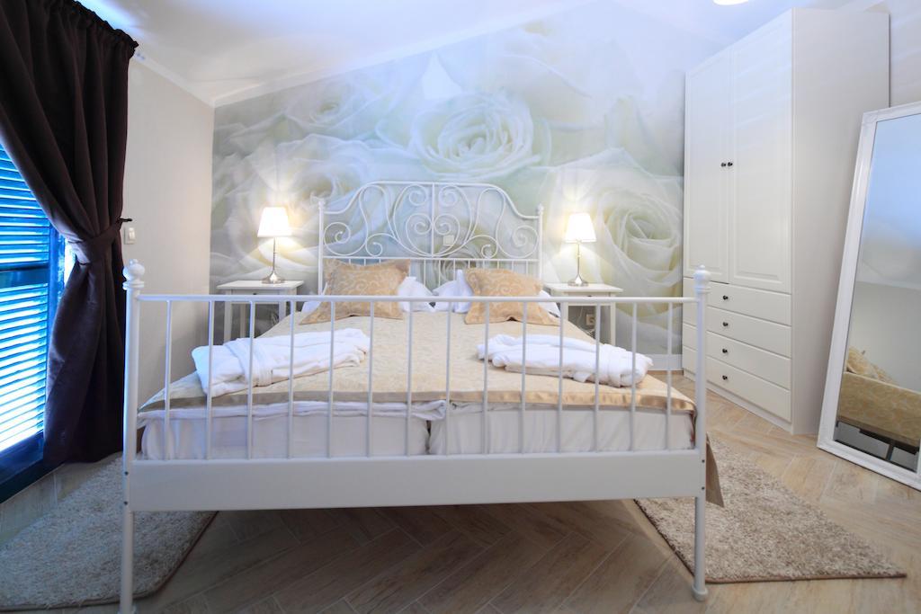 Idyllic Villa Marieta With Private Pool And Unforgettable View Makarska Room photo