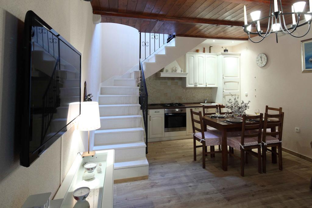 Idyllic Villa Marieta With Private Pool And Unforgettable View Makarska Room photo
